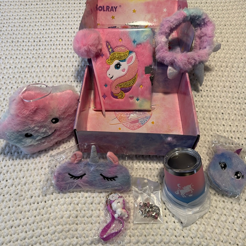 Unicorn-Themed Kids Gift Set with Pink and Purple Accessories
